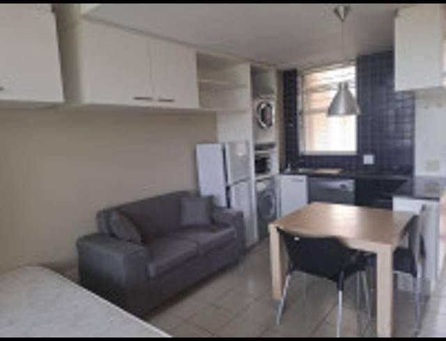 1 BEDROOM APARTMENT FOR SALE IN HILLCREST